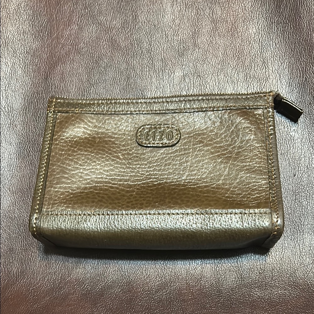 Elegant Brown Cosmetic Bags with Supple Texture